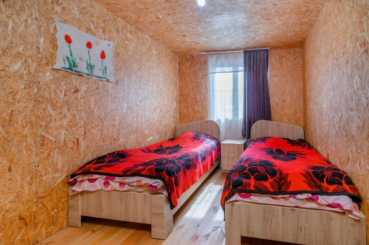 Guesthouse Elisabeth Omalo ภายนอก รูปภาพ